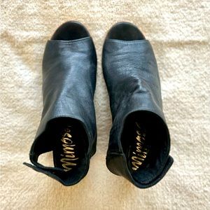 Browns black leather shoes. Worn twice.